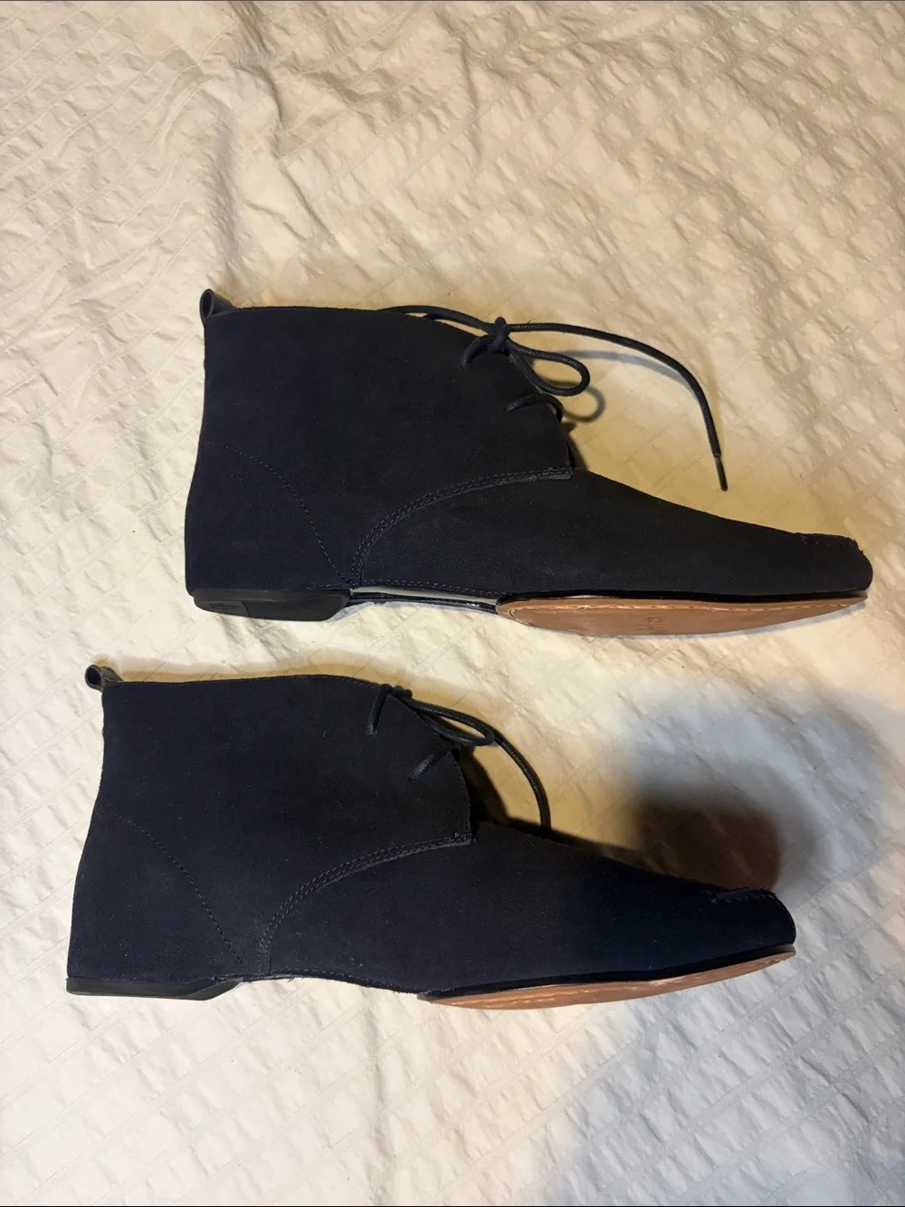 NWOT Women’s Donald Pliner Deep Navy Suede “Chukka” Booties
